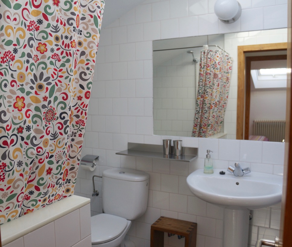 Foto de apartamento de allá, en la Collada, 33780 San Pelayo de Tehona, Asturias, Spain.